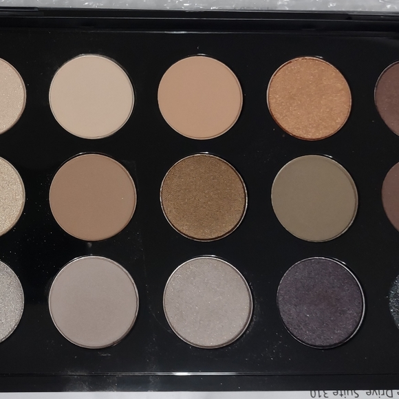 MAC eyeshadow palette & Babe Lash eyelash curler both NEW - Picture 2 of 2